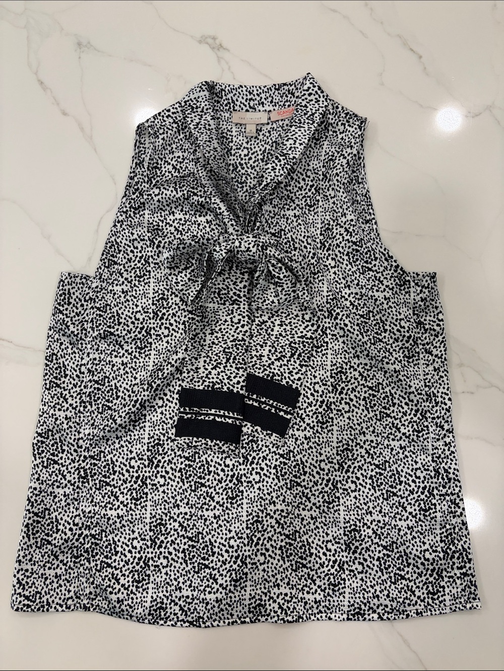 The Limited Sleeveless Tie-Neck Printed Blouse - Black/White